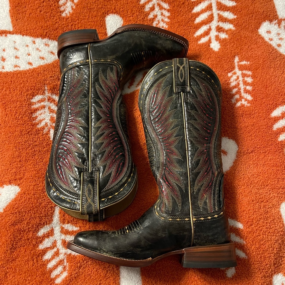 Like New Ariat Vaquera Square Toe Cowboy Boots in Black
